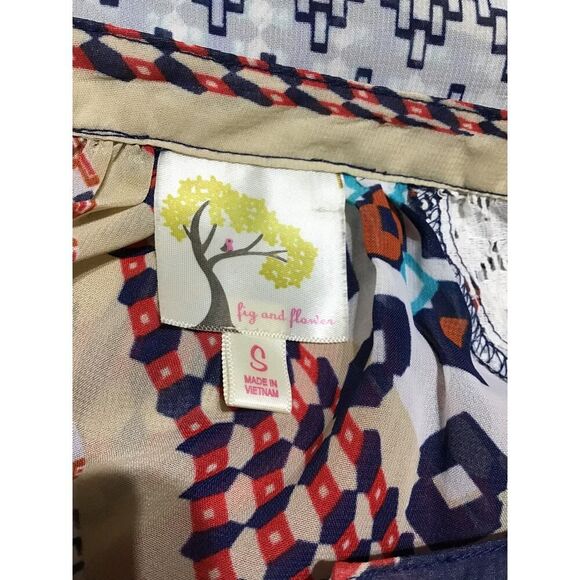 Beige Women's Tie Front Top Elastic Sleeves Lace Detail SM - Picture 8 of 10